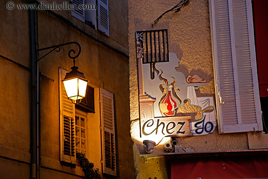 chez_jo-sign.jpg