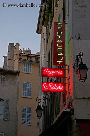 pizzeria-neon-sign.jpg