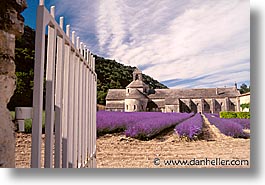 images/Europe/France/Provence/Avignon/monastery-b.jpg