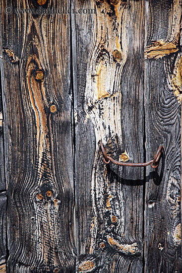 old-door-n-rusty-handle.jpg