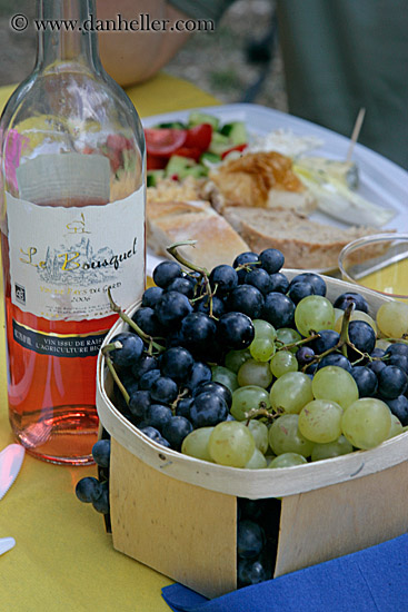 wine-n-grapes-2.jpg