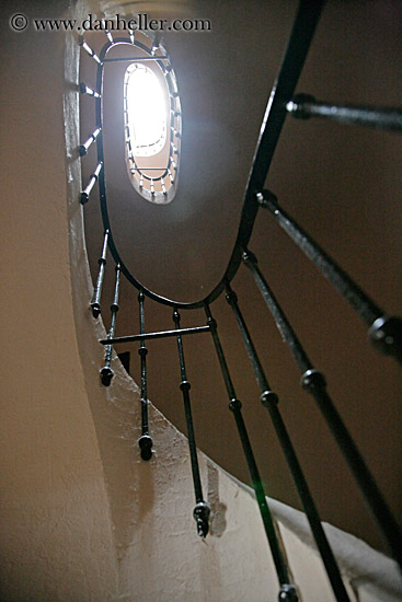 circular-stairs-upview.jpg