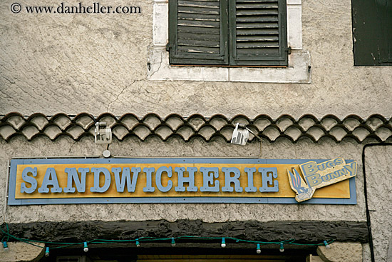 sandiwich-shop-sign.jpg