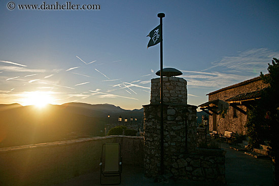 castle-flag-at-sunrise.jpg