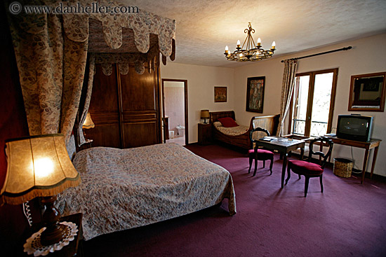 hotel-rooms-2.jpg