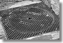 images/Europe/France/Provence/Fayence/cannes-manhole-cover.jpg