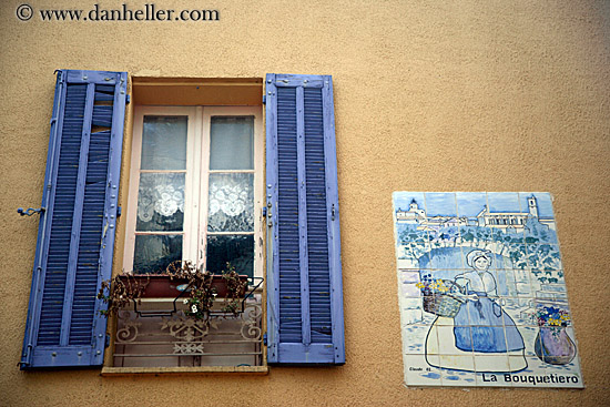 window-n-tiled-wall.jpg