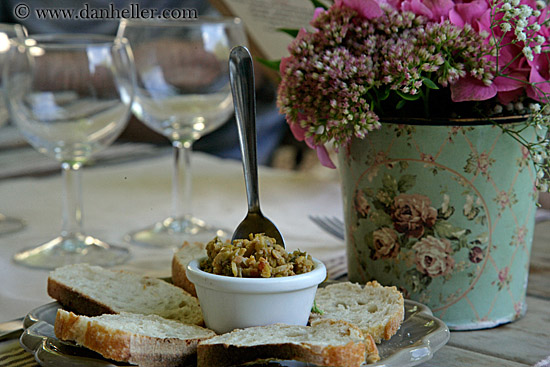 bread-olives-n-flowers-3.jpg