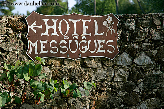 hotel-messugues-sign.jpg