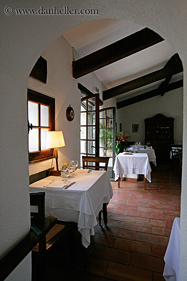 dining-room-1.jpg