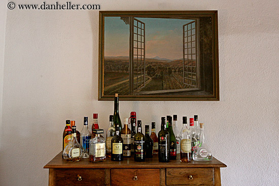 liquor-n-window-painting.jpg