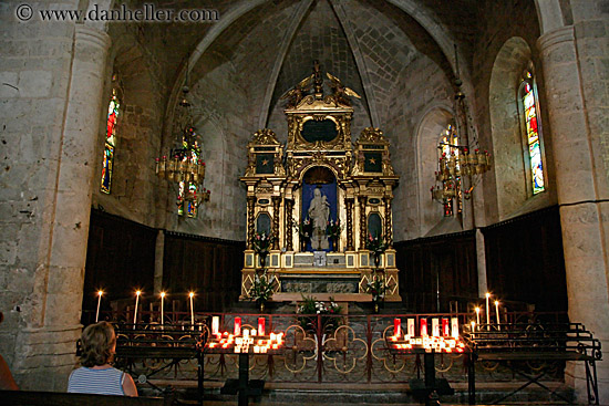 altar-n-candles-1.jpg