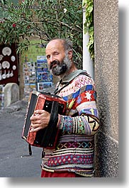 images/Europe/France/Provence/Moustiers-StMarie/People/accordion-player-1.jpg