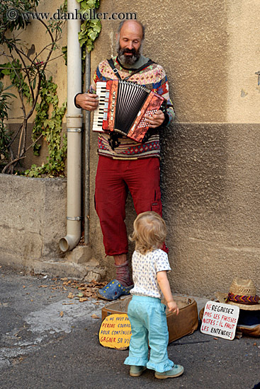 accordion-player-3.jpg