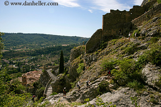 hiking-to-monestary.jpg