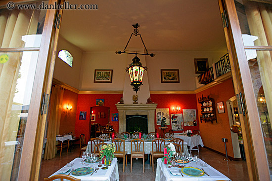 restaurant-interior-1.jpg