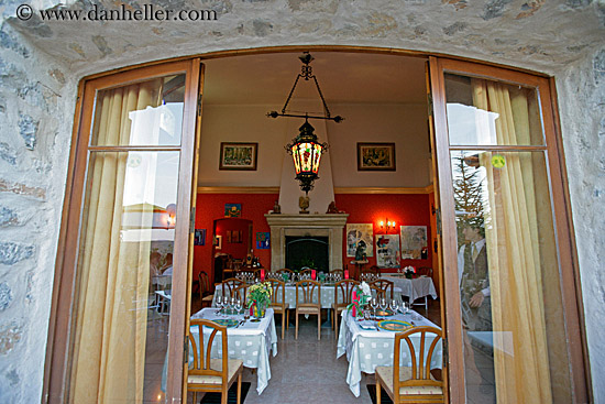 restaurant-interior-2.jpg