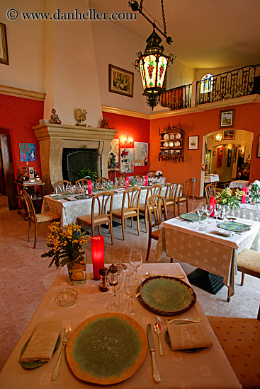 restaurant-interior-4.jpg