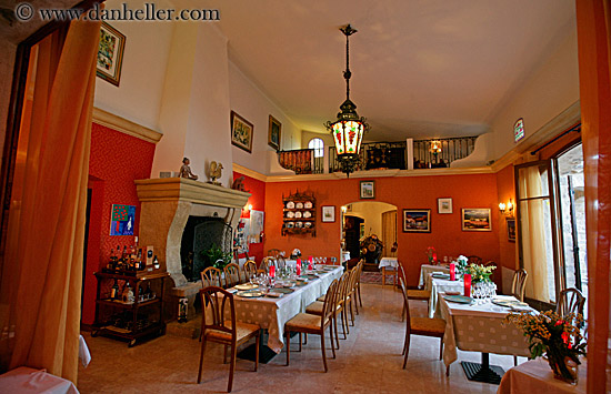 restaurant-interior-5.jpg