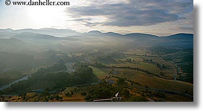 images/Europe/France/Provence/Trigance/foggy-valley-n-town-2-pano.jpg