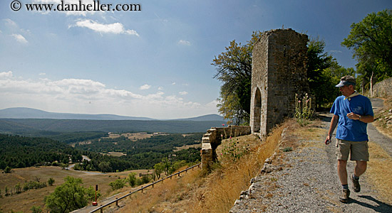 tom-hiking-pano.jpg