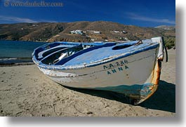 images/Europe/Greece/Amorgos/Boats/blue-n-white-boat-on-beach-3.jpg