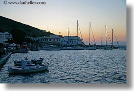 images/Europe/Greece/Amorgos/Boats/boat-in-harbor-at-sunset.jpg