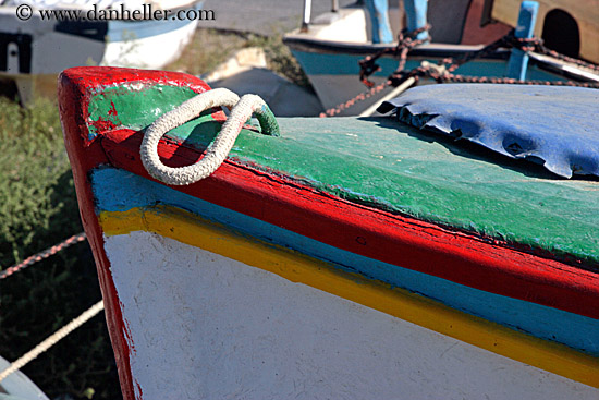 colorful-boat-n-rope-loop-1.jpg