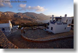 images/Europe/Greece/Amorgos/Buildings/house-on-hill-w-view.jpg