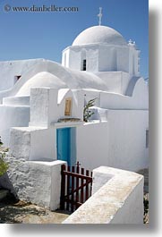 images/Europe/Greece/Amorgos/Churches/white-church-blue-door-red-gate.jpg