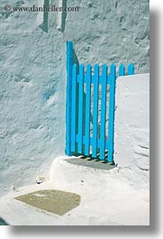 images/Europe/Greece/Amorgos/DoorsWins/blue-gate-n-white-walls.jpg