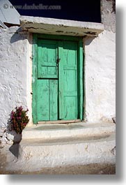 images/Europe/Greece/Amorgos/DoorsWins/green-door-n-dried-flowers-2.jpg