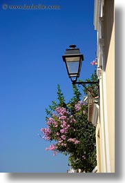images/Europe/Greece/Athens/Misc/flowers-n-lamp_post.jpg