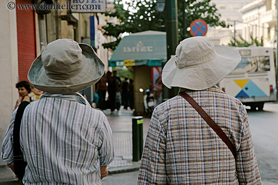 women-in-hats-1.jpg