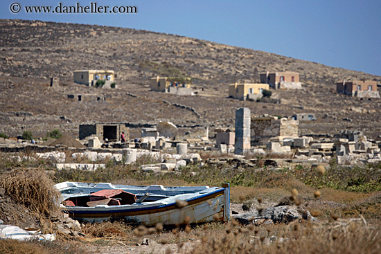 boat-n-ruins.jpg