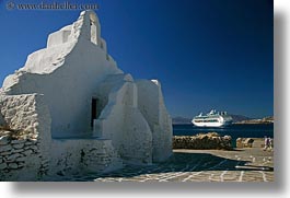 images/Europe/Greece/Mykonos/Churches/church-n-cruise-ship.jpg