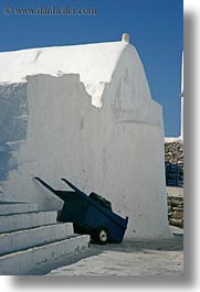 images/Europe/Greece/Mykonos/Misc/wheel-barrow-n-stairs.jpg