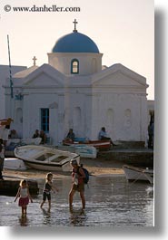 images/Europe/Greece/Mykonos/People/kids-in-water-by-church.jpg