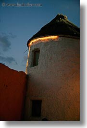 images/Europe/Greece/Naxos/Buildings/pointed-roof-w-trim-lights-1.jpg