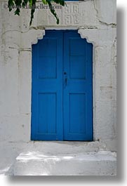 images/Europe/Greece/Naxos/DoorsWins/blue-wood-door-steps-n-leaves.jpg