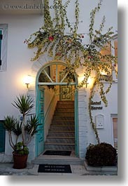 images/Europe/Greece/Naxos/DoorsWins/hotel-entrance-arch-door-2.jpg