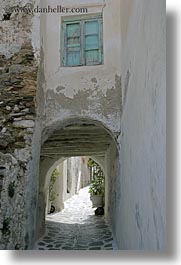 images/Europe/Greece/Naxos/DoorsWins/window-over-arch-tunnel.jpg