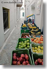 images/Europe/Greece/Naxos/Food/narrow-street-n-fruit.jpg