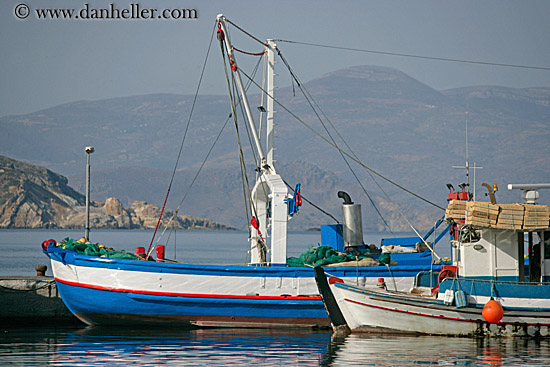 blue-n-white-boat.jpg