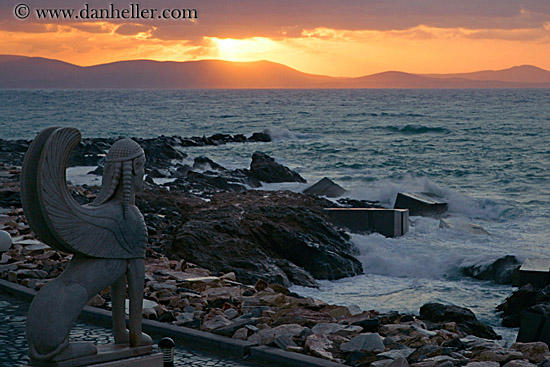 winged-statue-n-ocean-sunset.jpg