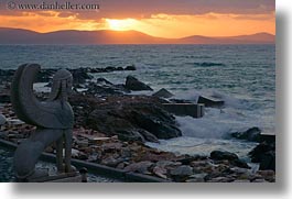 images/Europe/Greece/Naxos/Ocean/winged-statue-n-ocean-sunset.jpg