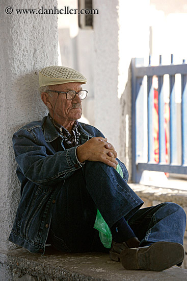 old-man-sitting-n-watching-1.jpg