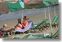 images/Europe/Greece/Naxos/People/pregnant-woman-at-beach.jpg
