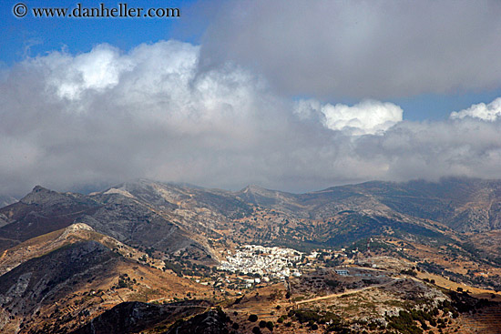 town-in-mtns-1.jpg