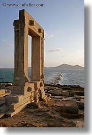 images/Europe/Greece/Naxos/TempleOfApollo/arch-n-ocean.jpg